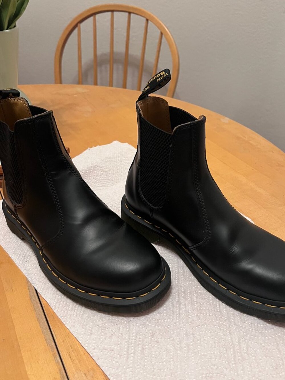 Dr. Martens 2976 Black Smooth Leather Chelsea Boots (Size 5)